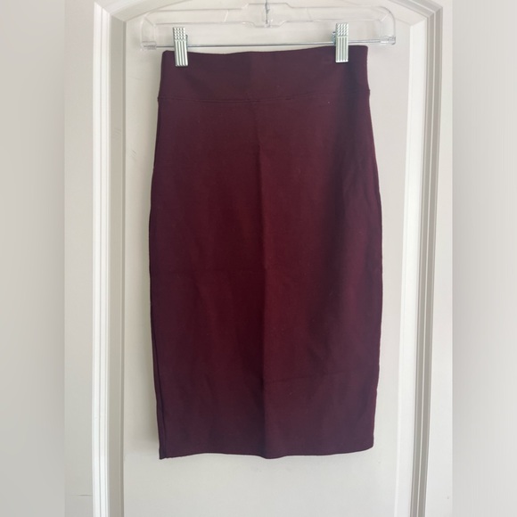 Forever 21 high waisted maroon Skirt sz S - Picture 2 of 4